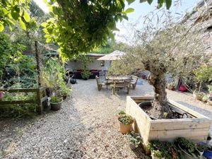 Photo 46- click for photo gallery